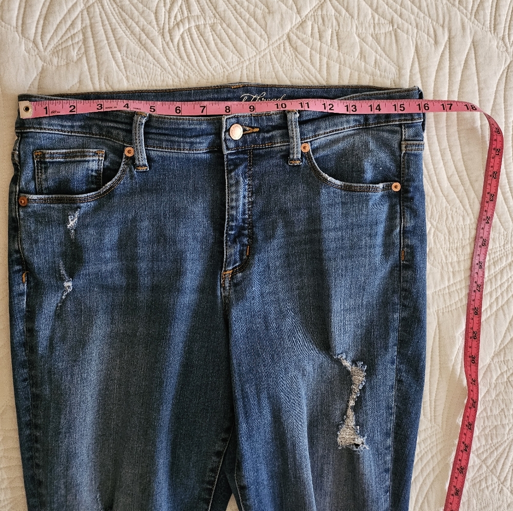 Universal Thread Fair Trade Distressed Jeans - image 5